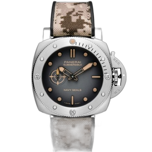 Submersible QuarantaQuattro Navy SEALs